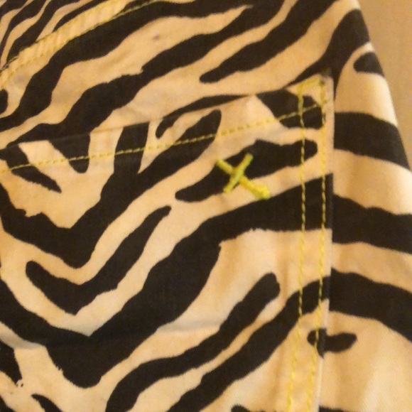 Zebra print, with neon green stitching skirt - Picture 4 of 5